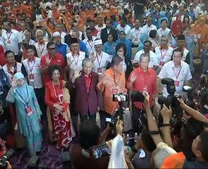 Kenapa UMNO sibuk isu Tun M mahu jadi pemimpin? - Rais Yatim