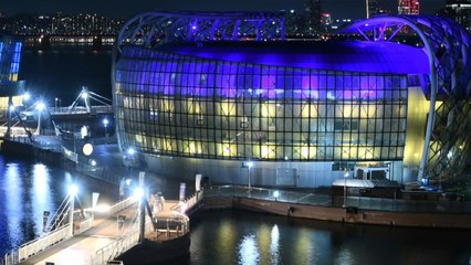 남산 서울타워·세빛섬 등 우크라이나 국기 상징하는 '평화의 빛' 밝혀 / YTN