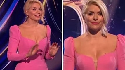 Holly Willougby's appearance distracts Dancing on Ice fans 'What is she wearing?'