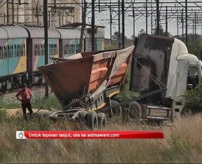 18 maut, kereta api rempuh trak di Afrika Selatan