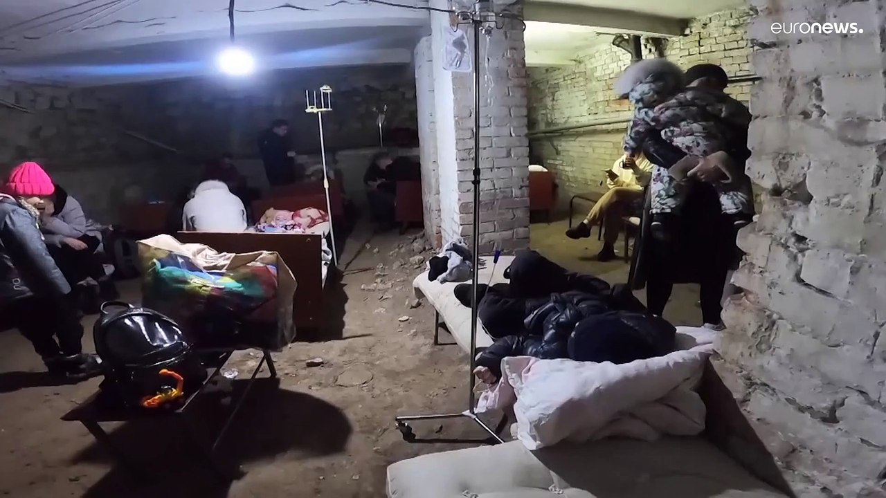 Charkiw: Kranke Kinder im Luftschutzkeller