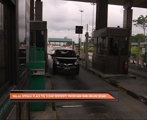 Walau operasi plaza tol sudah berhenti, masih ada yang belum sedar