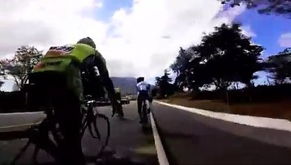 Motorista embiste a ciclista durante competición en Ciudad Vieja