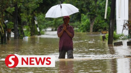 Download Video: More evacuated in East Coast states, teen second flood death in Kelantan