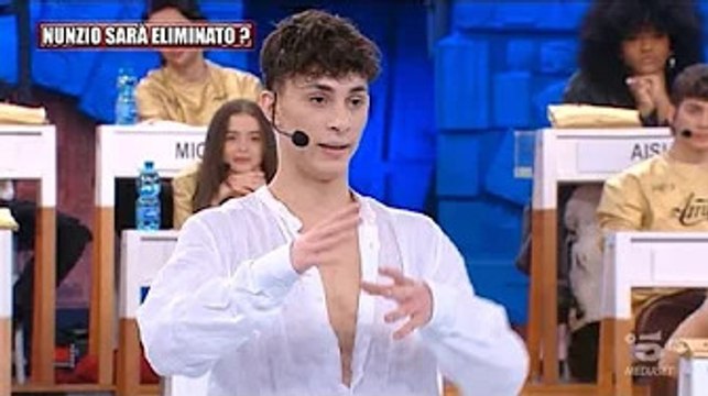 Scontro tra Nunzio e Alessandra Celentano: l'allievo di Amici esplode Volano stracci ad Amici oggi t