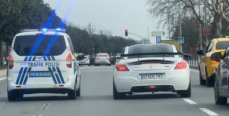 KADIKÖY D-100'DE MAKAS ATAN OTOMOBİL SÜRÜCÜSÜ KAMERADA