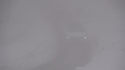 Sis çöktü: Göz gözü görmüyor