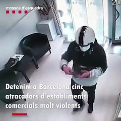 Detienen a cinco atracadores