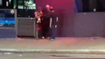 Vídeo mostra homem sendo esfaqueado no Centro após suposta dívida de drogas