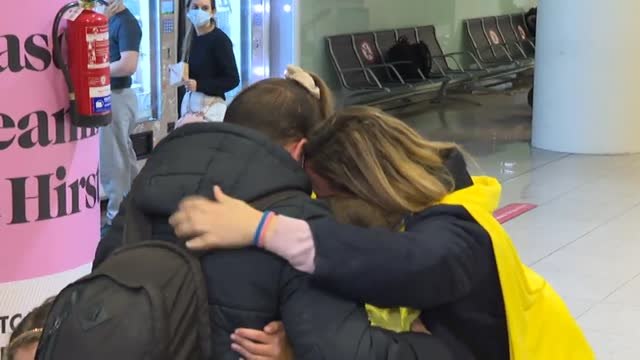 El entrenador español de la selección femenina de fútbol de Ucrania ya está en Barcelona
