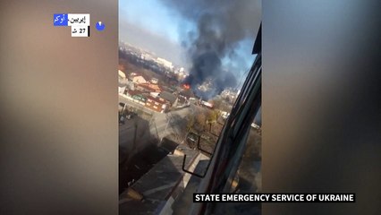 مبان سكنية تشتعل جراء القصف في مدينة إربين في أوكرانيا