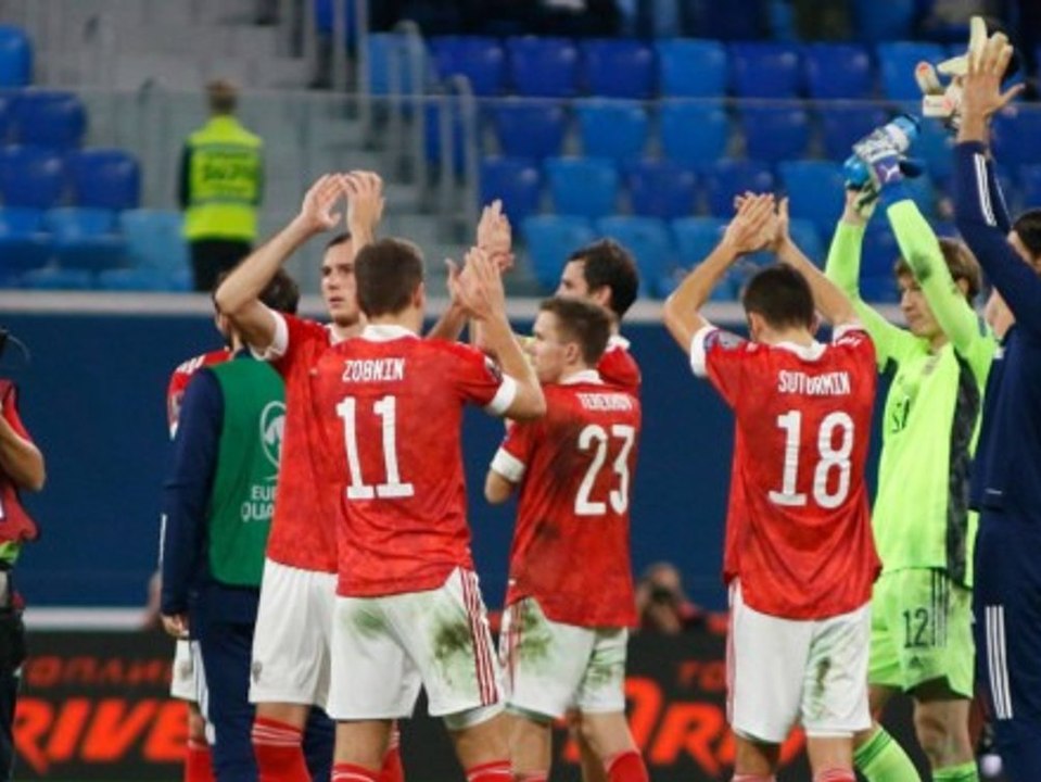 Keine Flagge, keine Hymne: FIFA beschließt Sanktionen gegen Russland