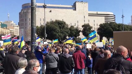 Protestas contra la invasión rusa en Ucraina en la Plaza Cataluña