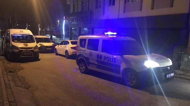 Oynadığı tabancayla hem kendini hem arkadaşını vurdu