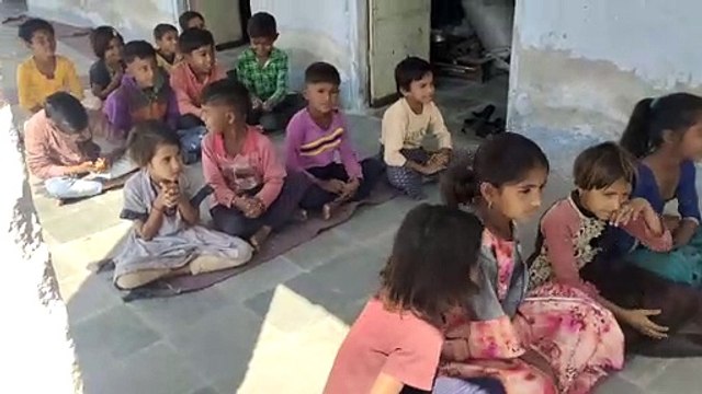 विजेता विद्यार्थियों काे किया सम्मानित