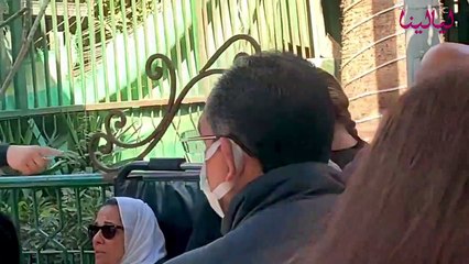 أشرف ذكي وميرفت أمين ودنيا سمير غانم ووزيرة الثقافة المصرية، أبرز المودعين لجالا فهمي