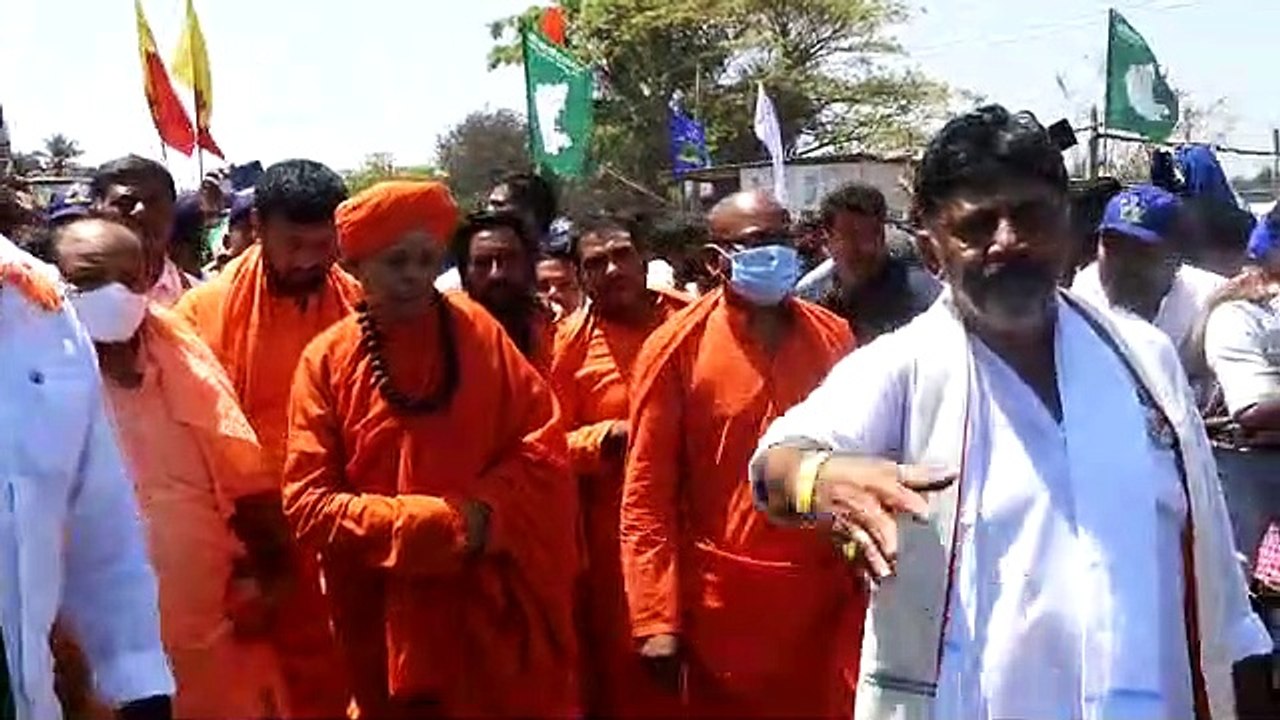 कांग्रेस ने फिर शुरू की मैकेदाटू पदयात्रा