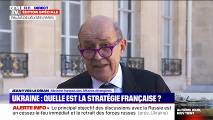 Jean-Yves Le Drian: "Il y a une possibilité pour nos compatriotes de quitter Kiev par la route"
