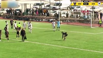 Konya'da saha komiserinden hakeme yumruklu saldırı