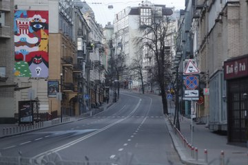 Leere Straßen und Zerstörung in der Ukraine