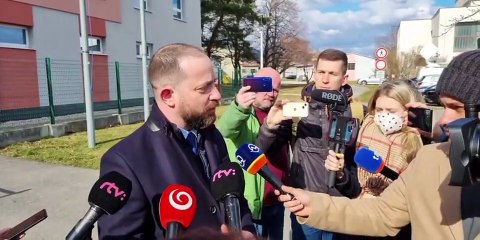 Rozhovor vonku bradaty