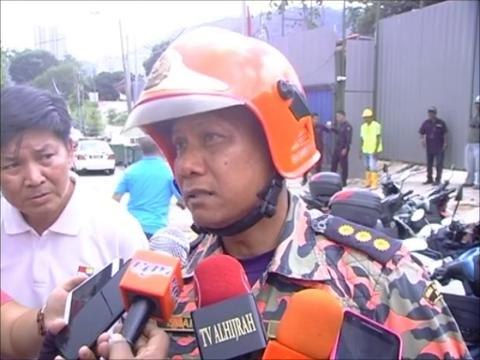 Tanah runtuh di tapak binaan, 20 buruh di khuatiri tertimbus