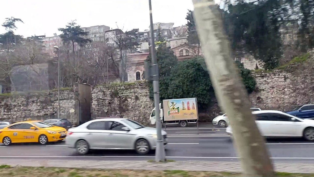 Pemandangan di sekitar selat bosphorus dari tramway