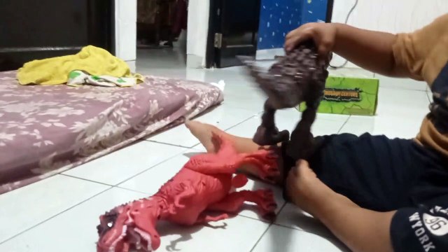 Pertarungan DInosaurus trex vs carnotaurus