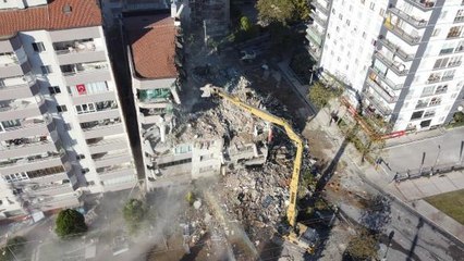 DEPREMDE YIKILAN APARTMANDA KOLON KESİLDİĞİ İDDİASINA KOVUŞTURMAYA YER YOK KARARI