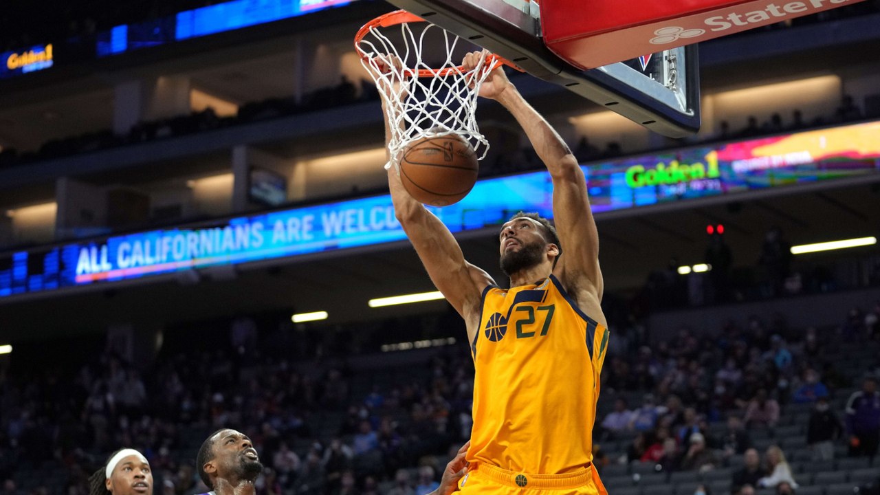 Jazz Head Into Phoenix And Take Down The Suns