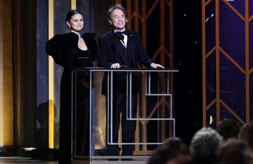 Selena Gomez presents SAG Award barefoot after falling in heels