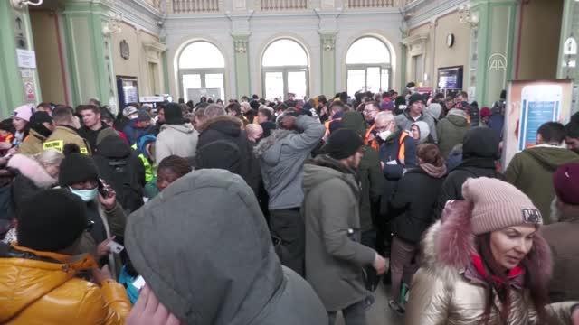 Rusya'nın Ukrayna'ya saldırılarının ardından siviller Polonya'ya gelmeye devam ediyor