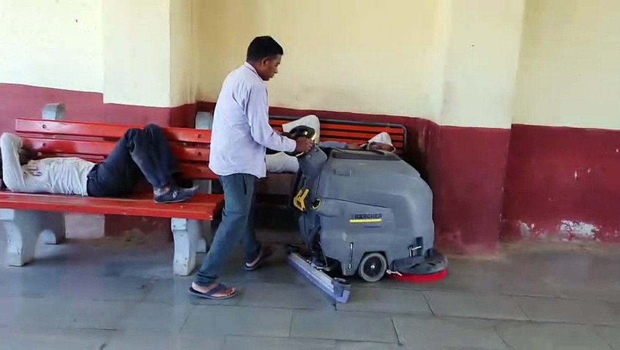 साठ लाख रुपए में तीन वर्ष होगी रेलवे स्टेशन की सफाई