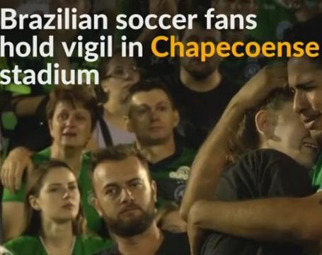 Brazilian soccer fans mourn Chapecoense air crash victims