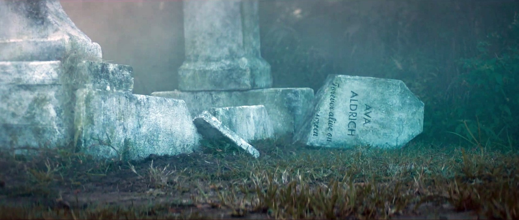 OFFSEASON Movie (2022) - Jocelin Donahue, Joe Swanberg, Richard Brake, Melora Walters