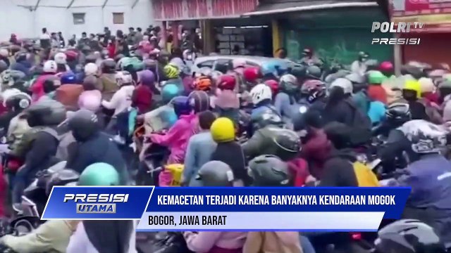 Kemacetan Panjang Terjadi di Jalur Puncak Kabupaten Bogor, Jawa Barat Pada Libur Panjang Isra Miraj