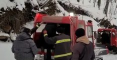 Pietrastornina (AV) - 12 ragazzi bloccati con le auto sulla neve: recuperati dai Vigili del Fuoco (01.03.22)