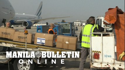 Israel loads humanitarian aid to ship to Ukraine