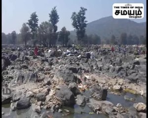 குடிநீர் தட்டுப்பாடு அபாயம்; வறண்ட ஒகேனக்கல்  காவிரி ஆறு!