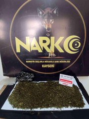 Otobüsle uyuşturucu kaçıran 2 kişi yakalandı