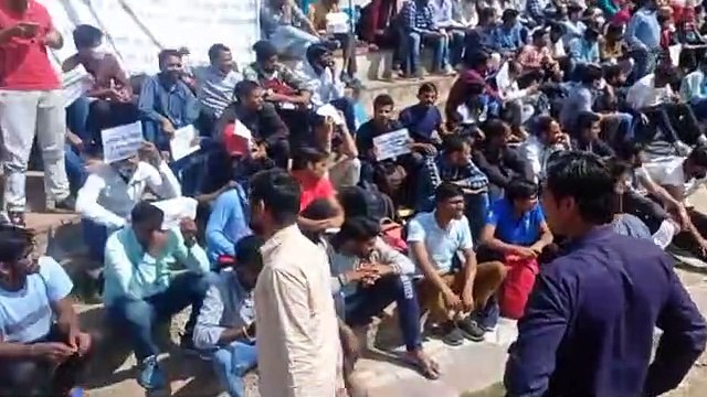 पटवार भर्ती परीक्षा में नॉर्मलाइजेशन प्रक्रिया का विरोध, शहीद स्मारक पर जुटे अभ्यार्थी