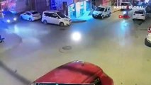 Arnavutköy'de motosiklet ile araç çarpıştı! Motosiklettekiler havaya böyle savruldu