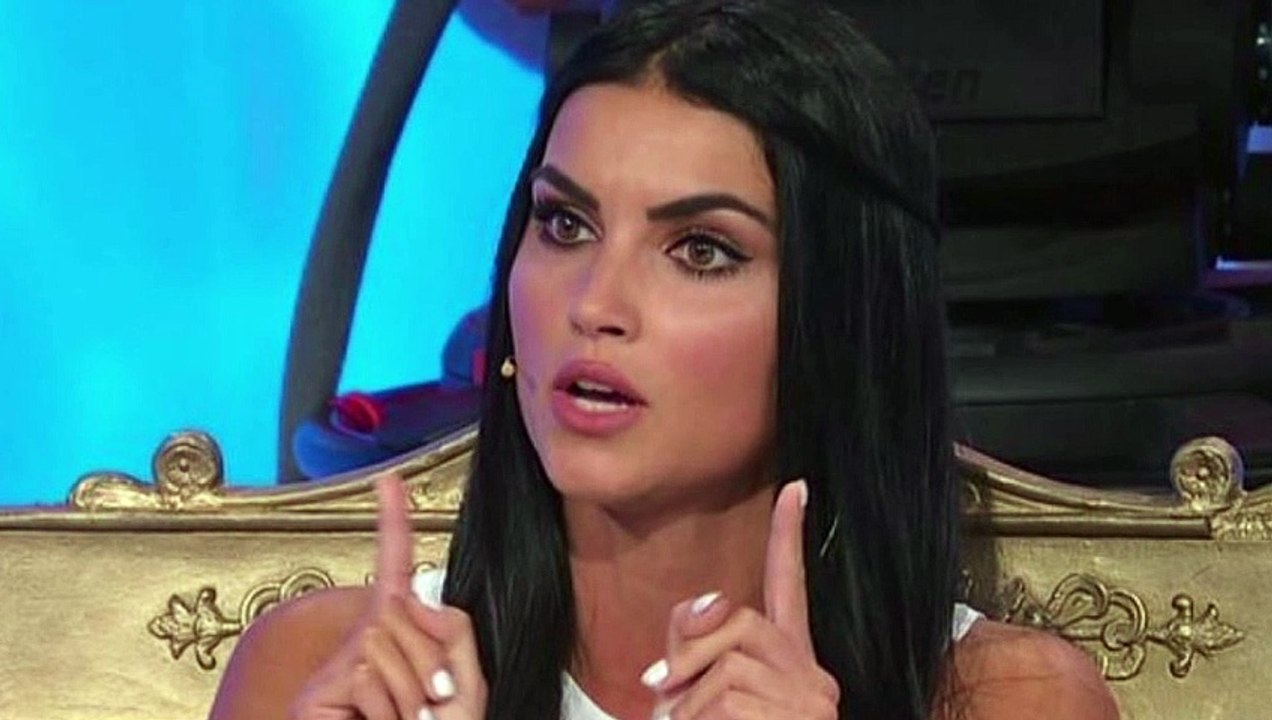 “Ho problemi di salute”. Teresa Langella, l’ex tronista UeD mette in ansia il pubblico