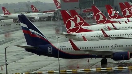 Rus yolcu uçağının İstanbul Havalimanı’nda bekleyişi sürüyor