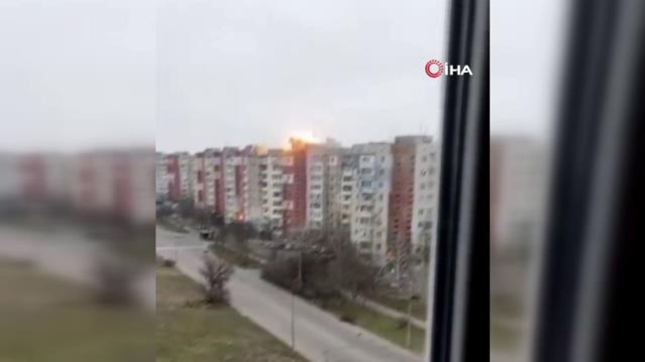 Rusya Herson'da apartmanı vurdu
