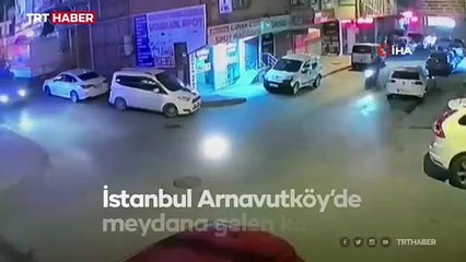 Ticari aracın çarptığı motosiklettekiler ölümden döndü