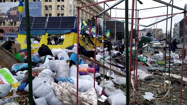 Kharkiv touché en plein coeur par une roquette, un immense convoi russe roule sur Kiev