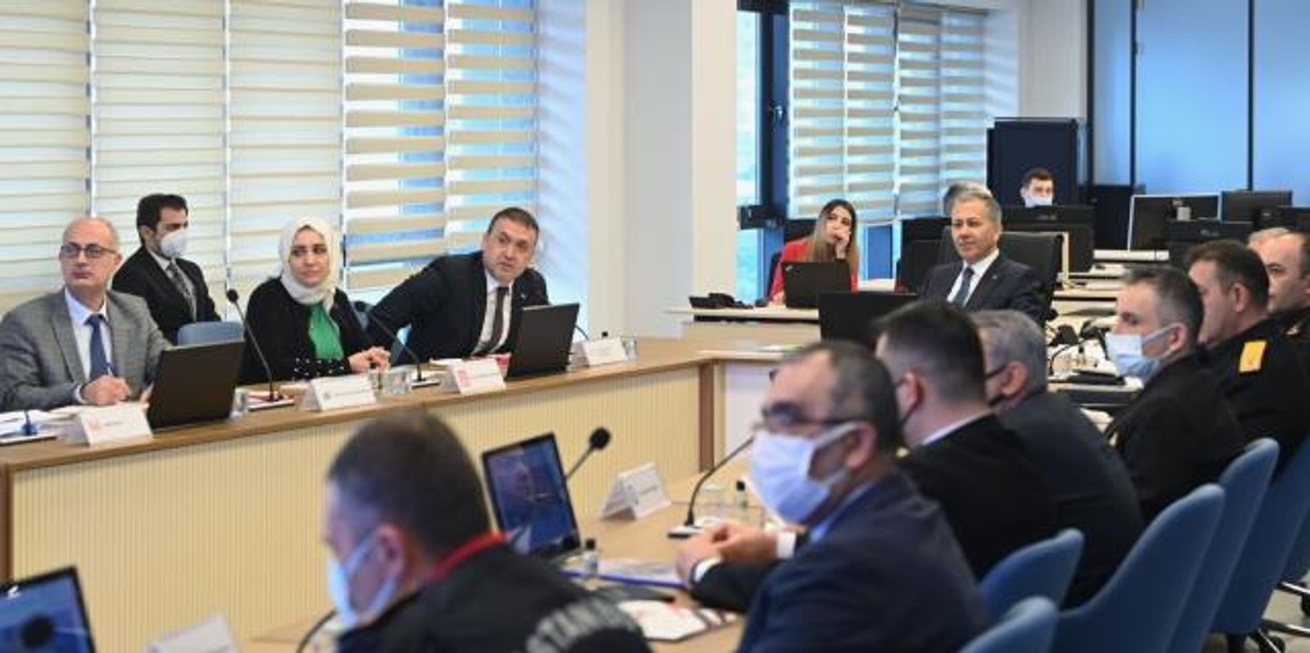 İstanbul Valisi Yerlikaya: "112'yi gereksiz yere meşgul etmeyelim"