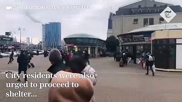 Ukraine war Kyiv braces for battle as Russian tanks enter city