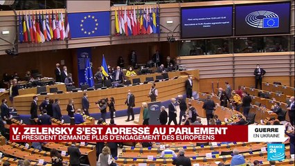"Ne nous lâchez pas", dit Zelensky au Parlement européen